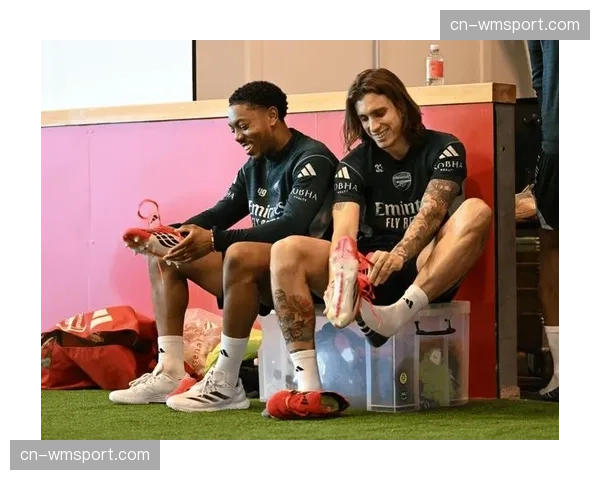 布莱顿在赛前最后一练中着重演练了定位球防守站位