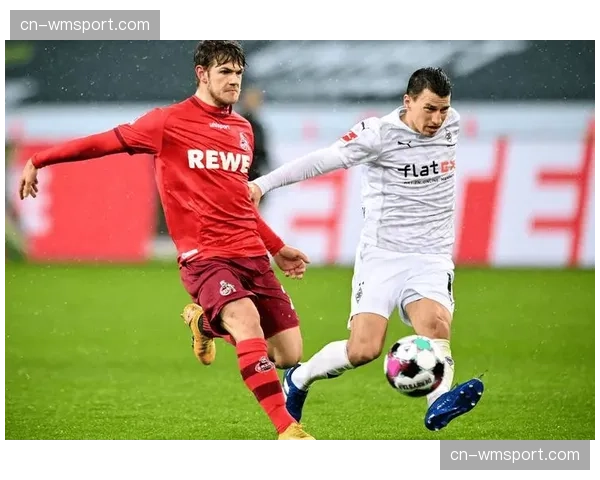 柏林联合公布大名单，五名中后卫全部入选，战术选择引人遐想。